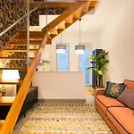 Beautiful House With Patio In Heart! Apartament Lizbona