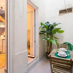Apartament Beautiful House With Patio In Heart!