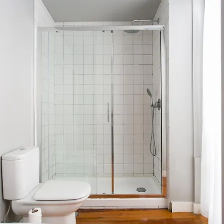 Beautiful House With Patio In Heart!