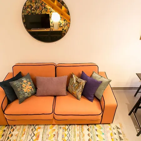 Beautiful House With Patio In Heart! * Lisbon
