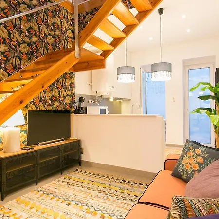 Beautiful House With Patio In Heart! Apartment Lisbon