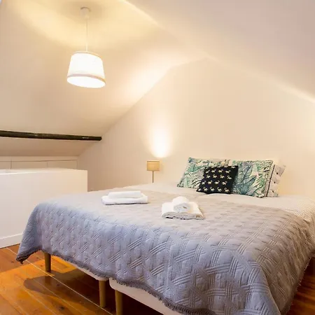 Beautiful House With Patio In Heart!