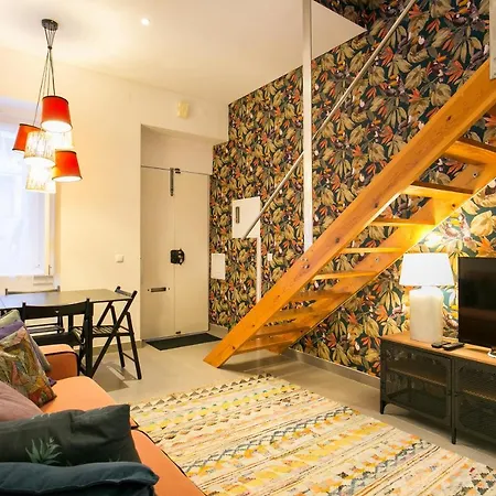 Beautiful House With Patio In Heart! Lisbon