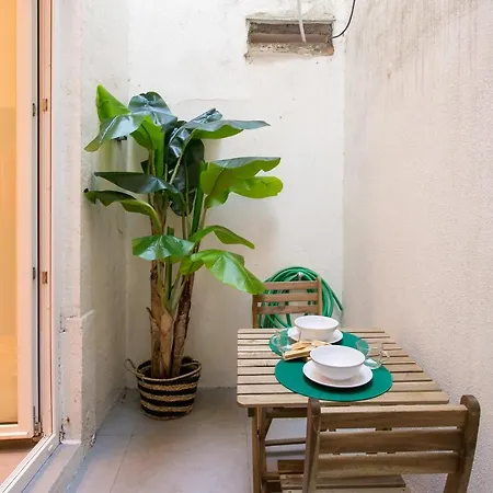 Apartment Beautiful House With Patio In Heart! Lisbon
