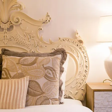 Beautiful House With Patio In Heart! Apartamento *